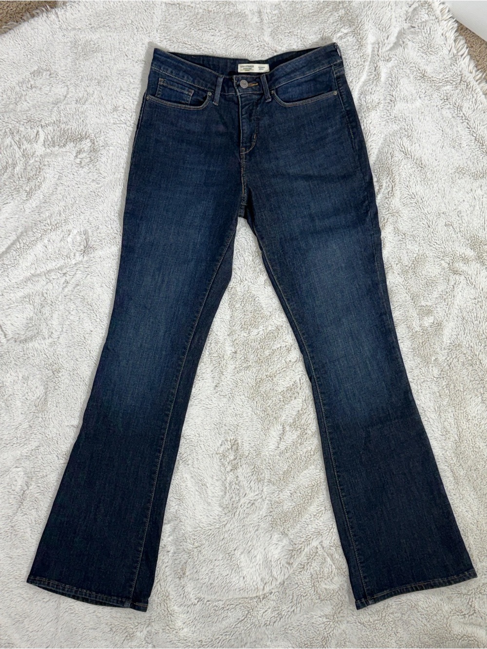 Signature by Levi Strauss Women's Dark Indigo Totally Shaping Bootcut Jeans
